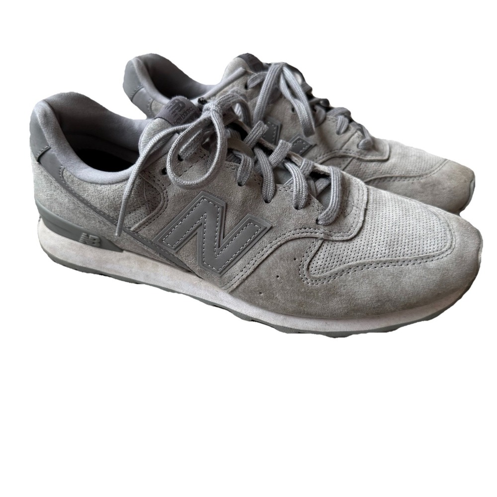 New Balance Women's 696 classic sneakers Tennis Shoes Gray Suede Size 10